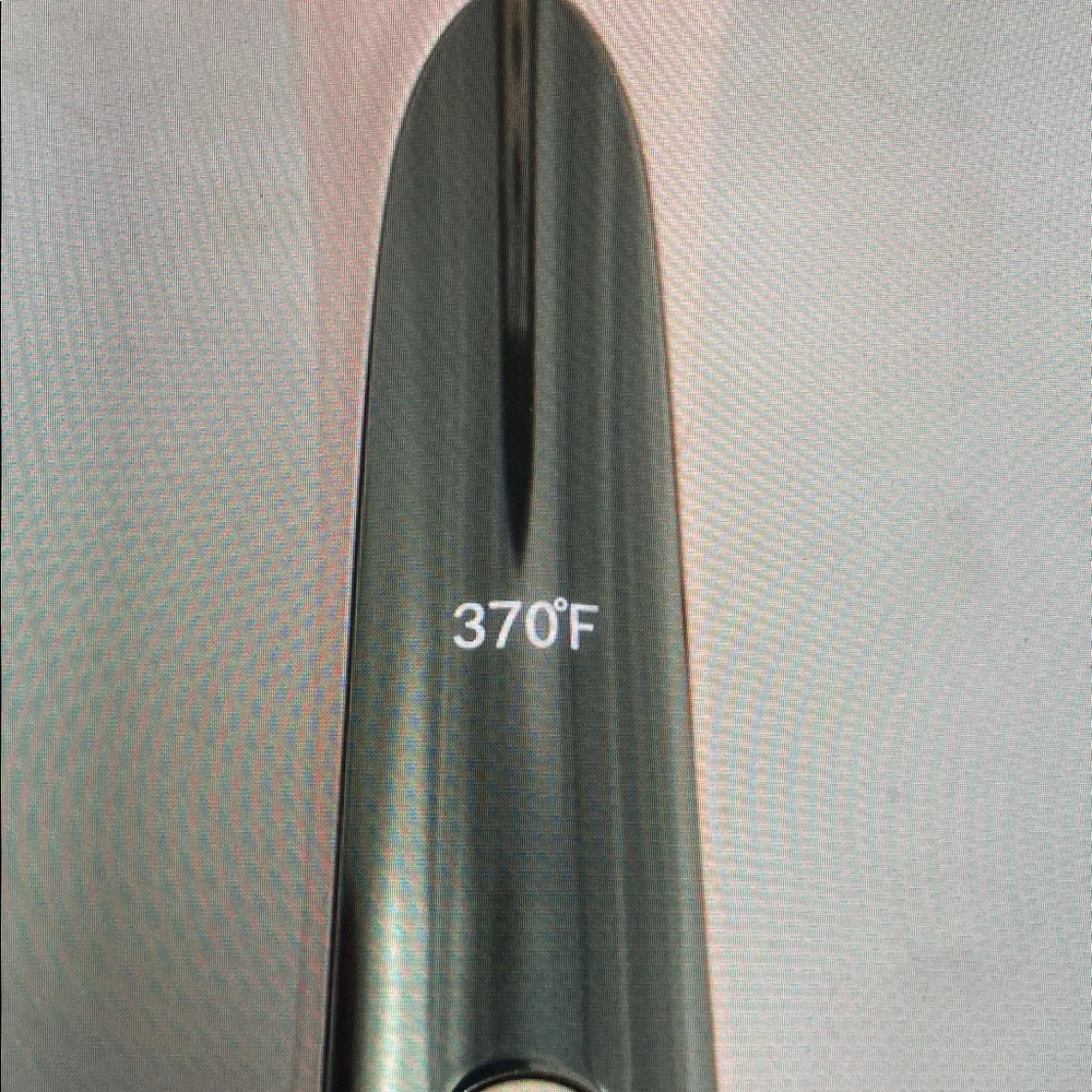 CHI X Barbie  3 Barrel Pink Hair Waver by - Picture 3 of 7